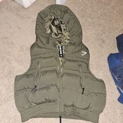 Womens Gym Shark Puffer Vest $25 (Large)