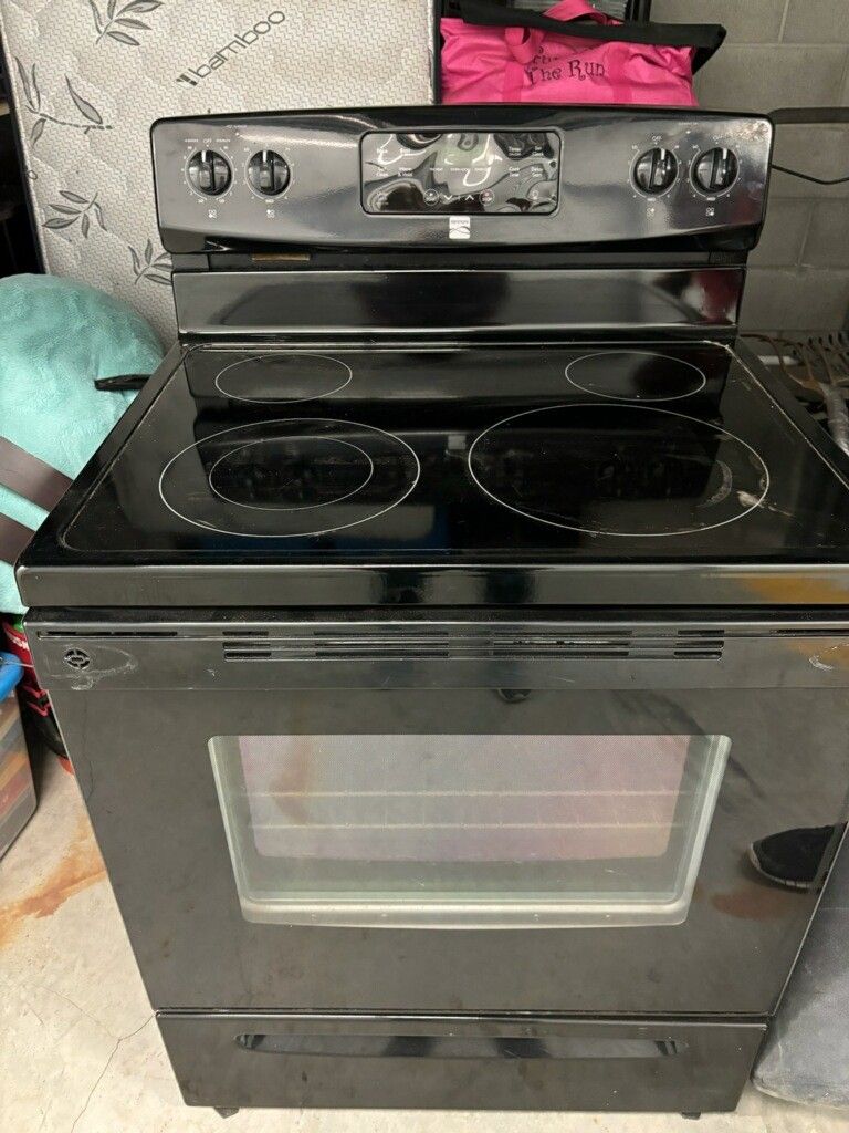 Black Ceramic Cooktop Self-Cleaning Oven (Must Pick Up In Prunedale)