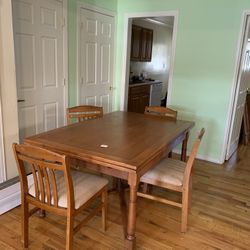 Comedor Madera Ma sisa En Muy Buenas Condiciones