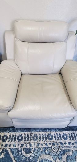 Leather recliner- Ivory 2 chairs