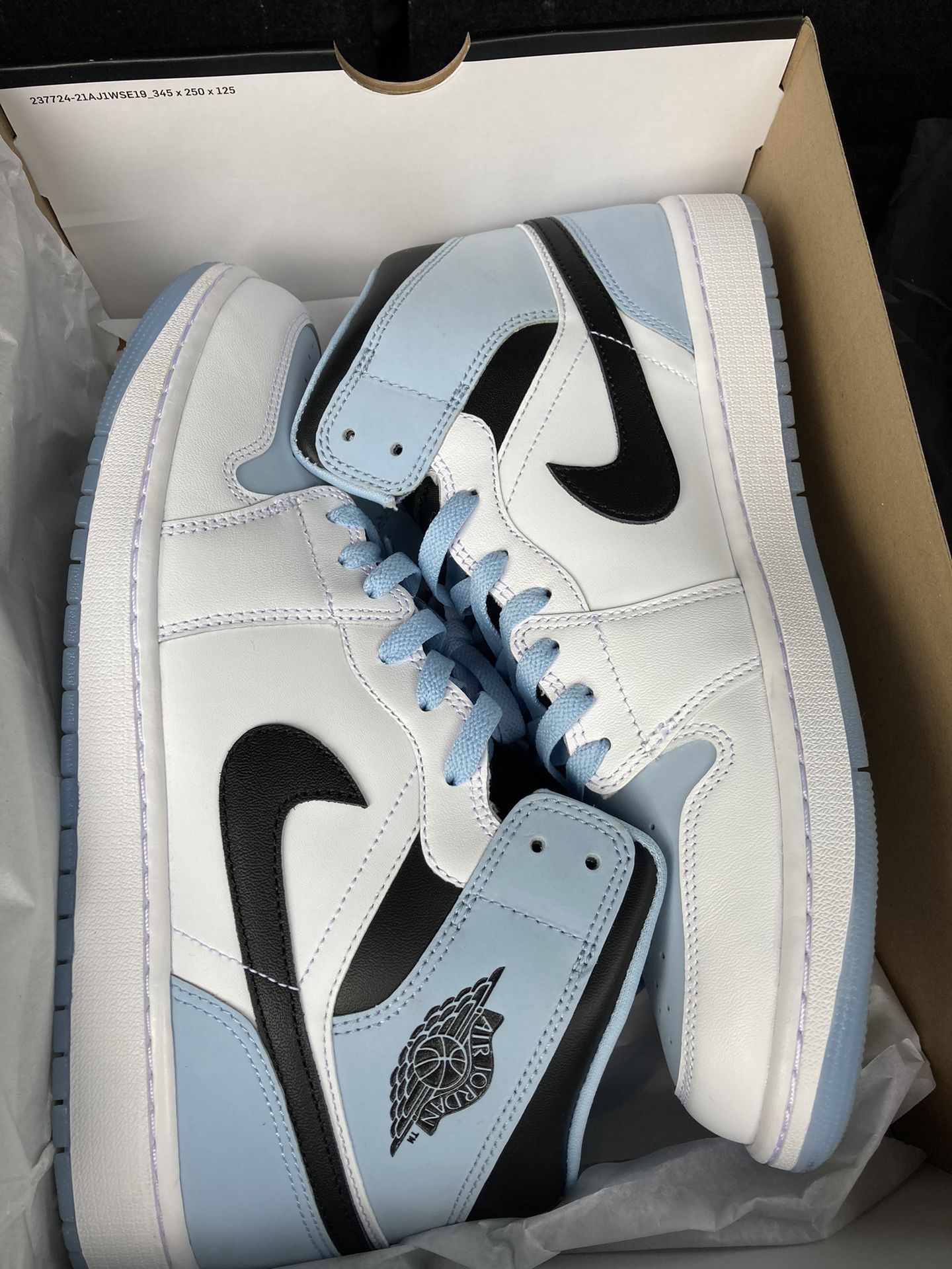 Jordan 1 Mid UNC Size 12