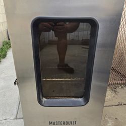 Masterbuilt Electric Smoker