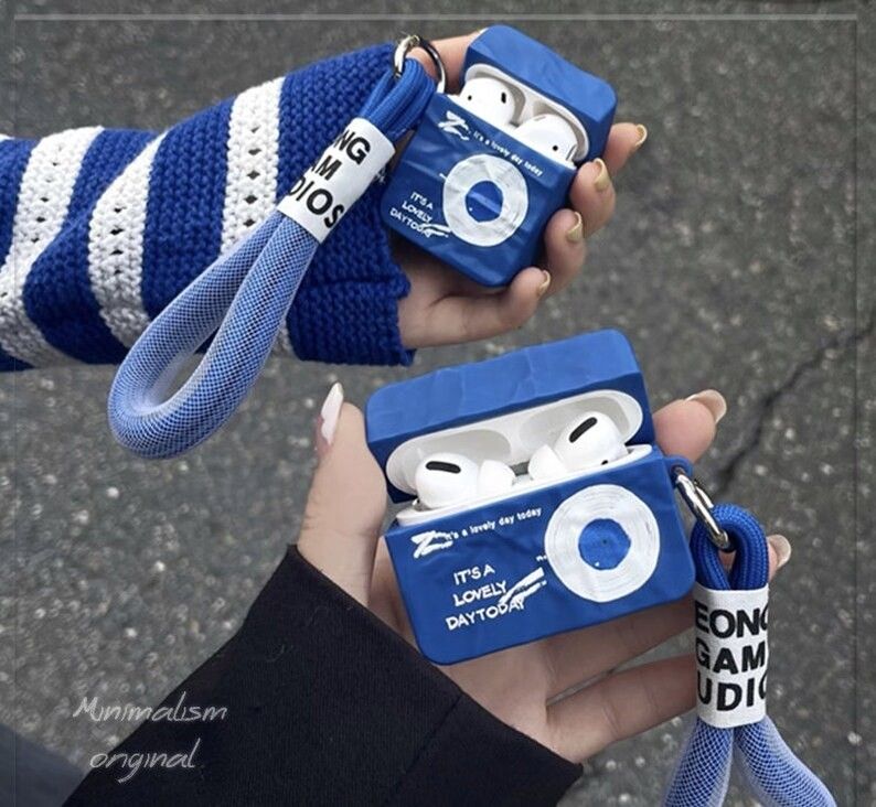 Wrinkled Klein Blue Airpods Pro Case