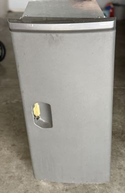 Fridge From Volvo VNL Truck