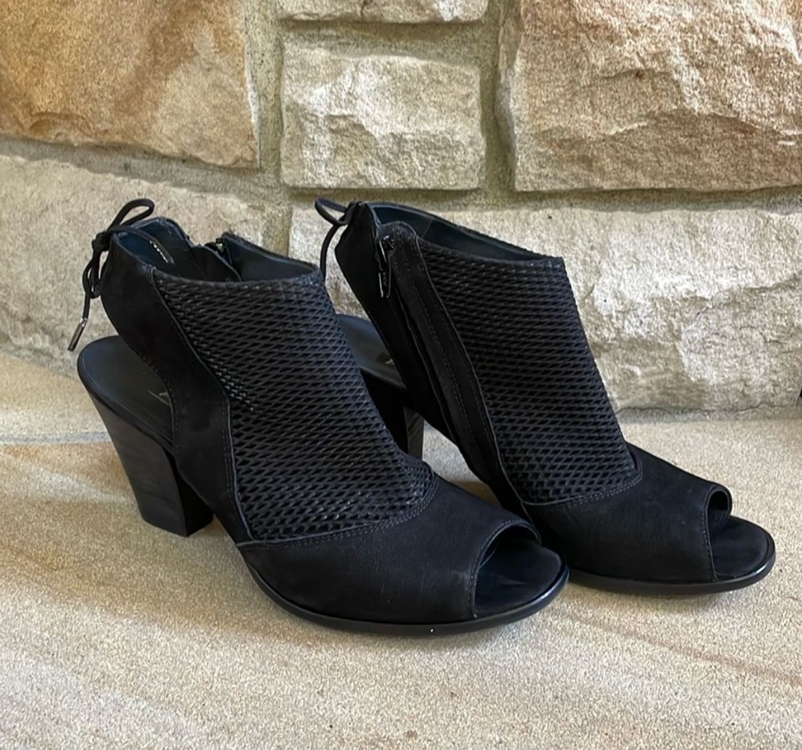 Paul green open toed heels black size 9
