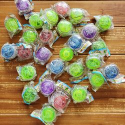 28 PIECE MULTICOLOR YO-YOS **BRAND NEW $3 FOR ALL**