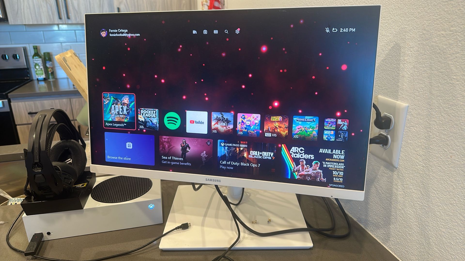 ** HUGE BUNDLE DEAL ** XBOX, 4K MONITOR, HEADSET AND SIRRD CKNTROLLER 