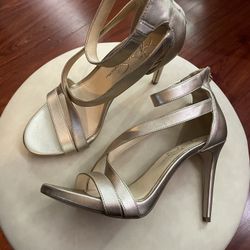Jessica Simpson Gold Heels 8 Woman