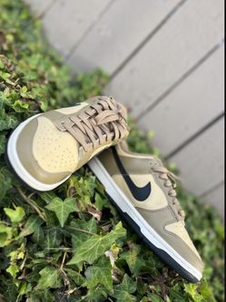 Women’s Nike Low Dunk Dark Driftwood 