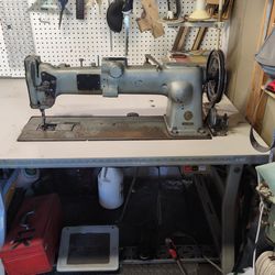 Singer 144 W 204 walking foot upholstery sewing machine