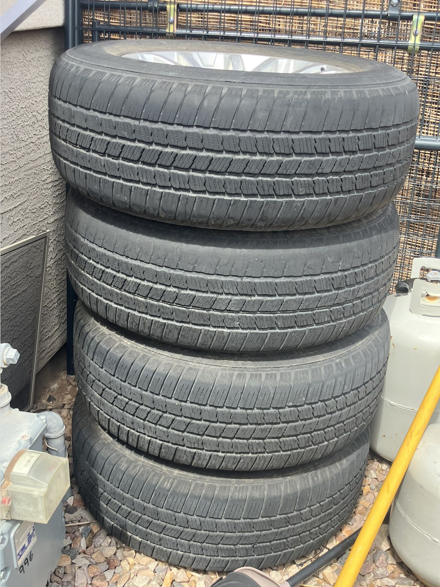 Set of 4 GMC Yukon Wheels and Tires