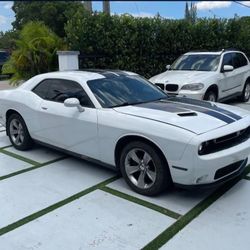 Dodge Challenger 