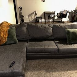 Sectional Sofa with Full-Size Sleeper Bed – Great Condition