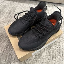 Yeezy Size Male 5.5