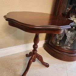 Beautiful Vintage Italian Mahogany Table!