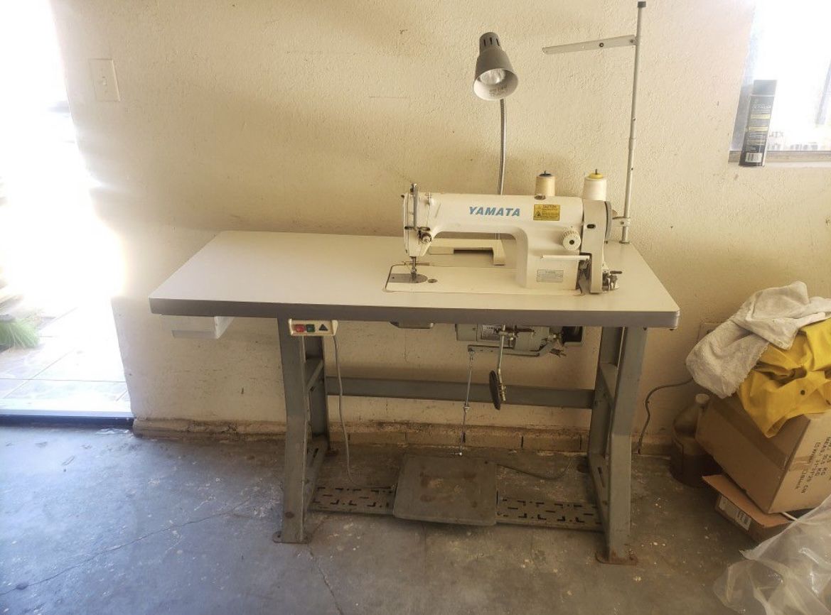 Yamata FY8500 Sewing Machine