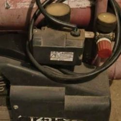 Bostitch Framing Nailer & 4Gal Air Compressor (Untested)