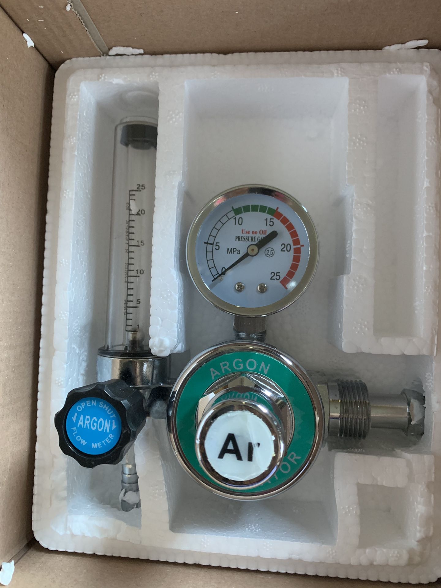 Argon Regulator with built-in Flow Meyer