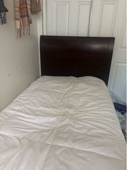 2 Twin bed frames with mattress