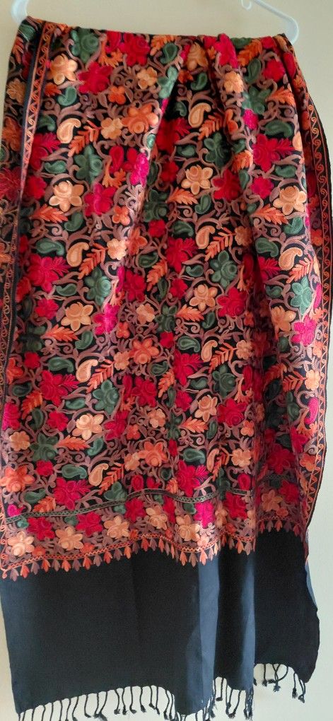 Brand new colorful shawls 100% pure