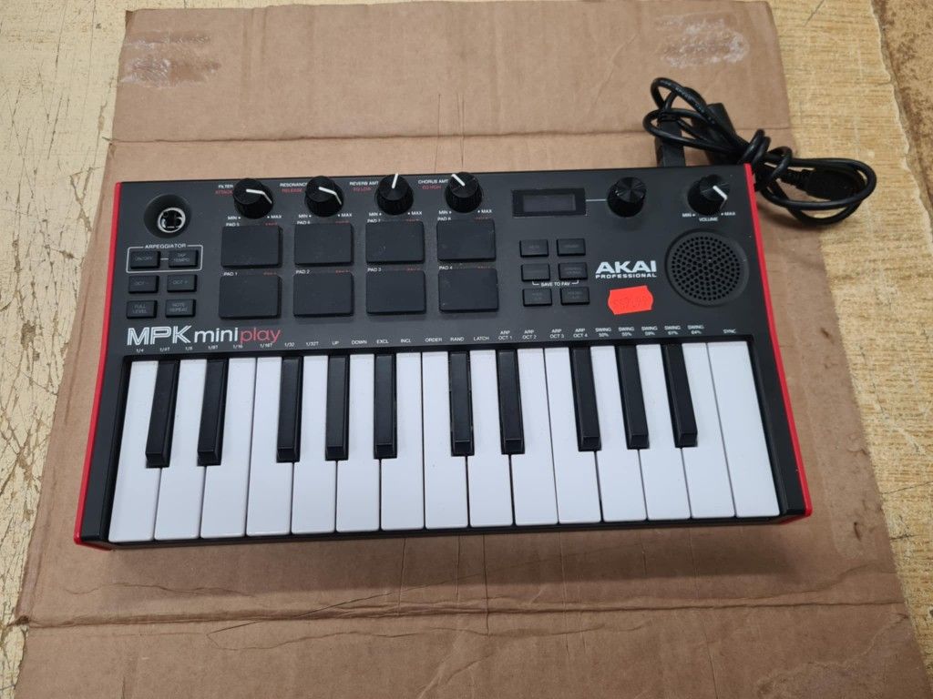 Akai Professional MPK Mini Play MK3 - MIDI Keyboard Controller with Built-in Speaker and Sounds Plus Dynamic Keybed, MPC Pads, Software Suite and Nati