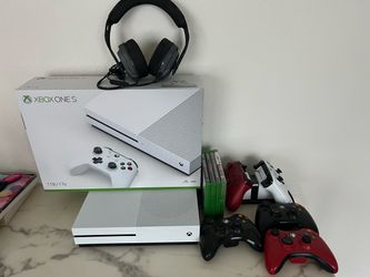 Xbox One S 1 TB bundle