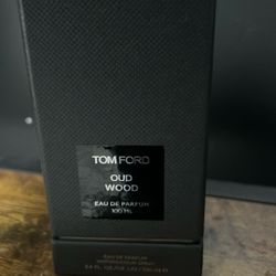 100 ML Tom Ford Oud Wood 