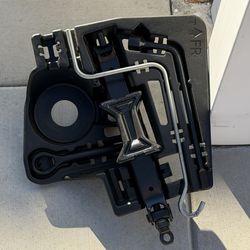 spare tire compartment well Toyota