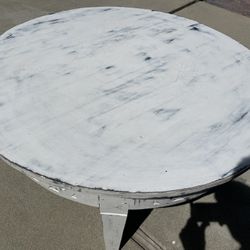 Round Coffee Table 