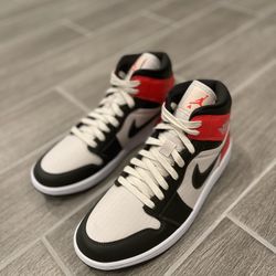 Jordan 1 Mid “Newsprint” Sz. 8.5M/10W