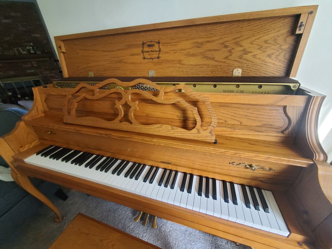 Yamaha Piano M500cm