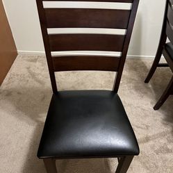 Round Table With 4 Chair 