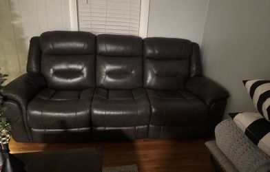 Leather sofa & coffee table