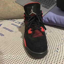 Jordan 4s  red thunder 11