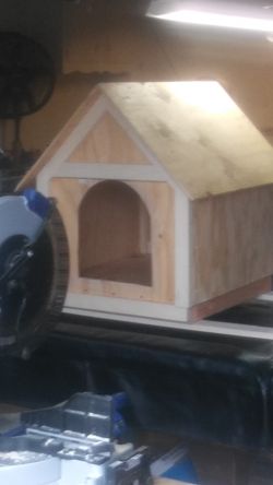 Custom dog houses