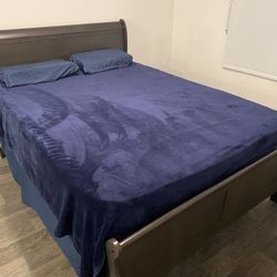 Queen Bedroom Set w/Mattress Set