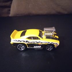 2017 Hot Wheels Tooned '69 Camaro Z28 Treasure Hunt Edition #3/10 NM to MINT The 2017 Hot Wheels Tooned '69 Camaro Z28 Treasure Hunt Edition #3/10  