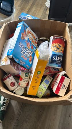 Box full of food pantry must take all Free ASAP today Box full of food pantry must take all Free ASAP today