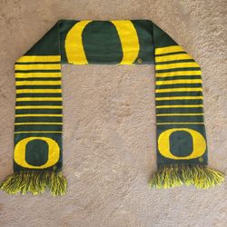 🔥 5+ Foot Oregon Ducks Knit Scarf Green Yellow Classic Fan Gear College Football Clothing