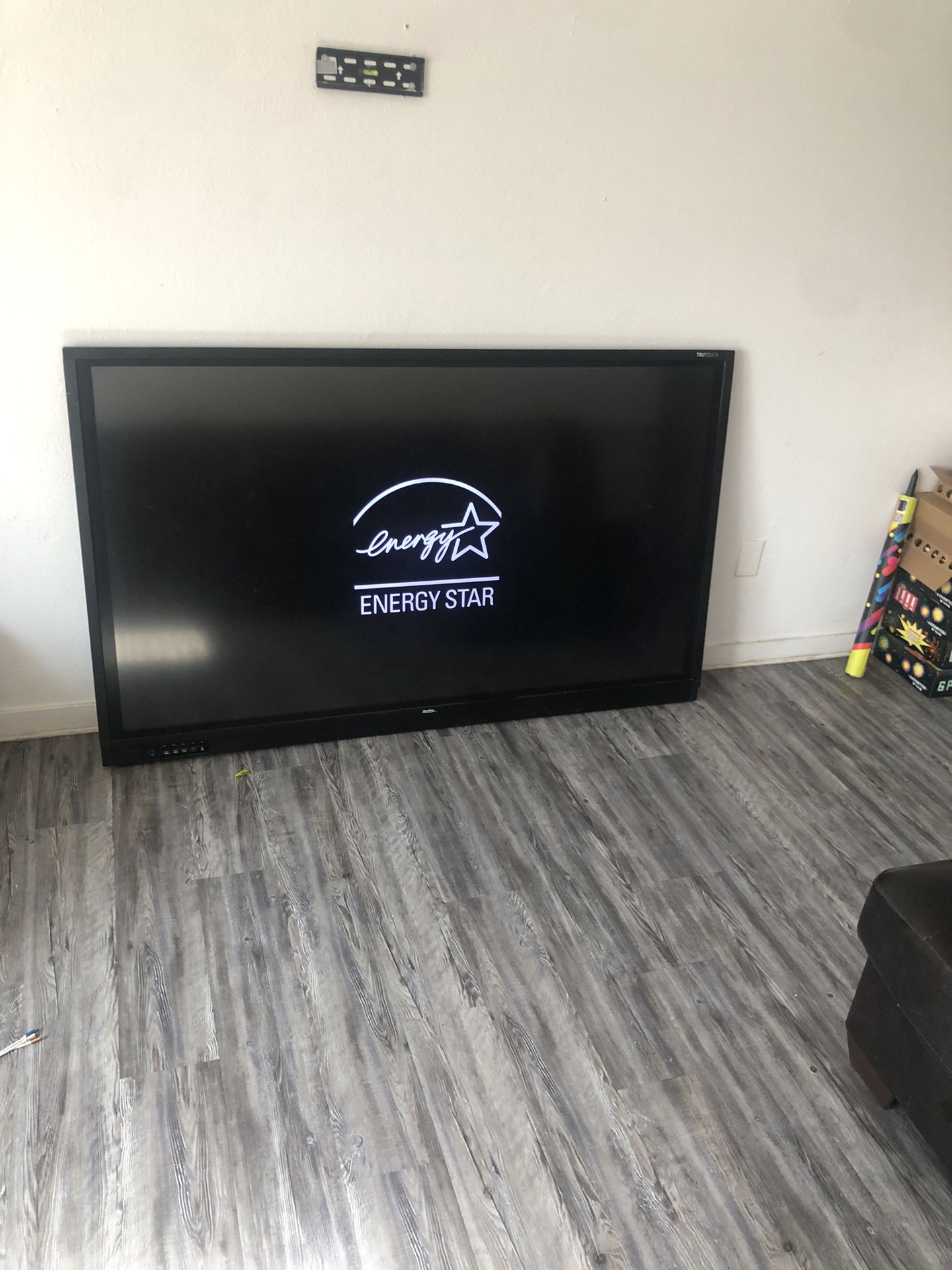 75 Inch NewLine TOUCH SCREEN‼️Smart tv