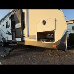 For sale    2013’  Travel Trailer “ Shadow Cruiser “