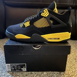 Jordan 4 Thunder 12