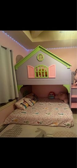 Girls Dollhouse loft bed