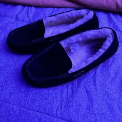 Ugg Size 7 Woman Slippers 