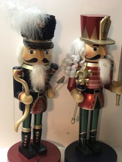 Almost 2 Feet Tall Nutcracker Musical Set! NEW!