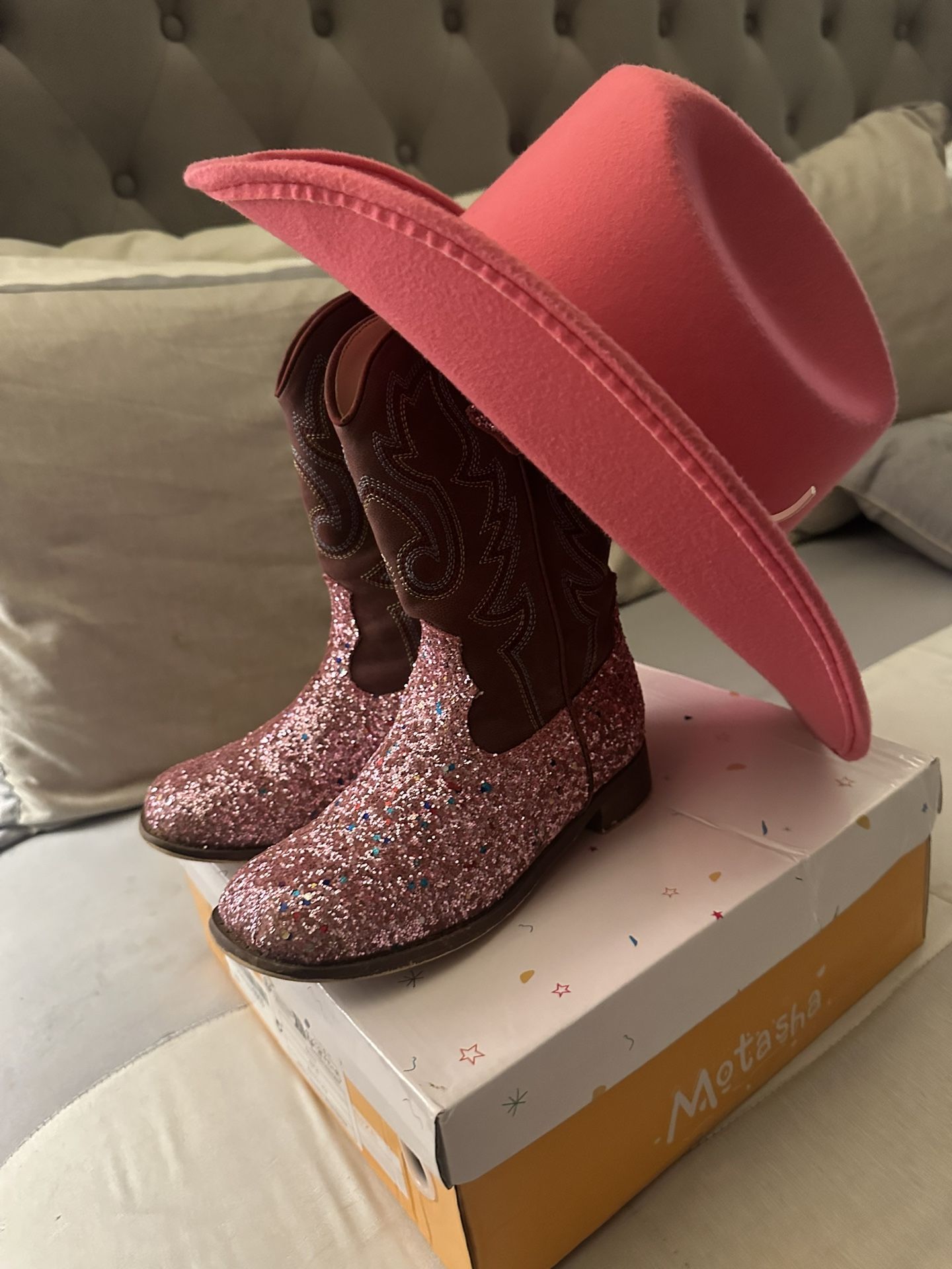 Girls Boots And Hat