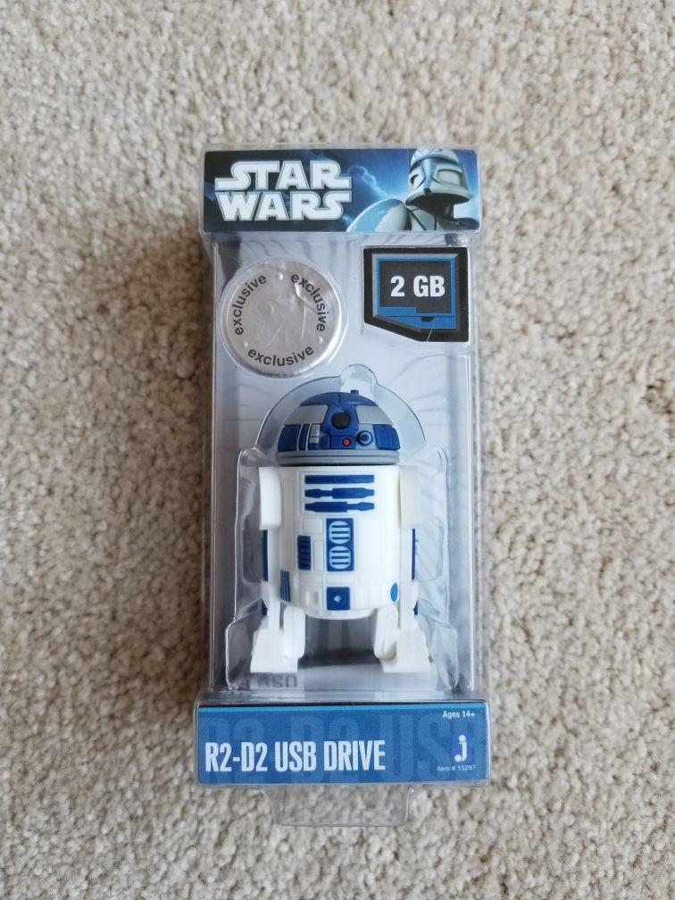 NEW! Star Wars 2 GB R2-D2 USB drive NIB