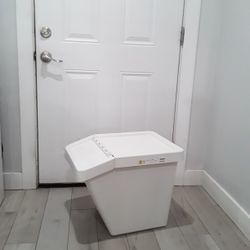 Plastic Storage Container 