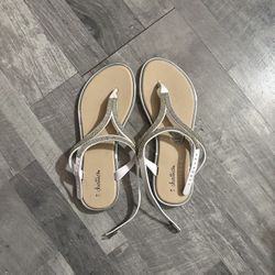 Chatties Women’s Flat Sandals (size 7/8)