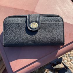 Black wallet